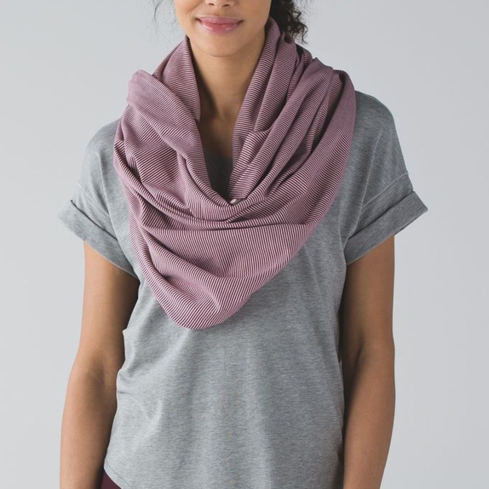 LULULEMON Raspberry Pink Stripe Vinyasa Infinity Scarf One Size - Picture 5 of 6